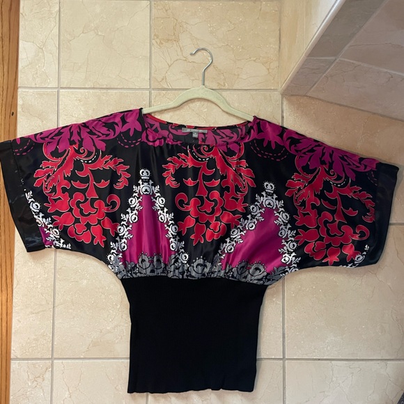 NY Collection Pink and Black Floral Blouse with Fitted Waist - Picture 5 of 9